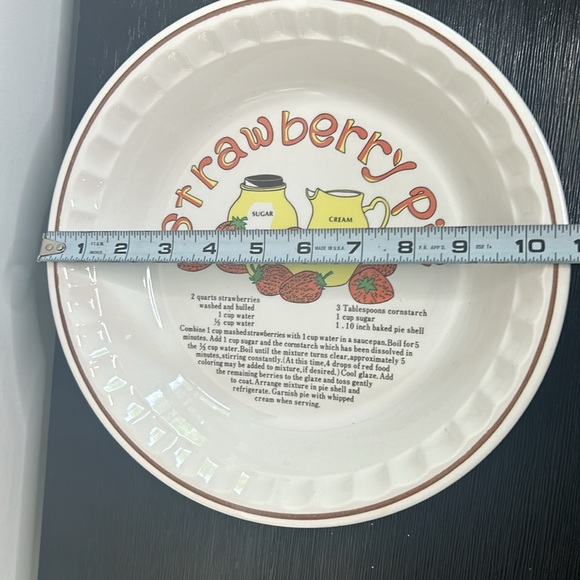 Vintage Strawberry Pie Baking Dish White Ceramic Bakeware Made in Korea - Picture 9 of 15
